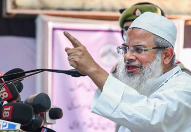 وندے ماترم نافذ کرنا آئین کے خلاف ہے۔